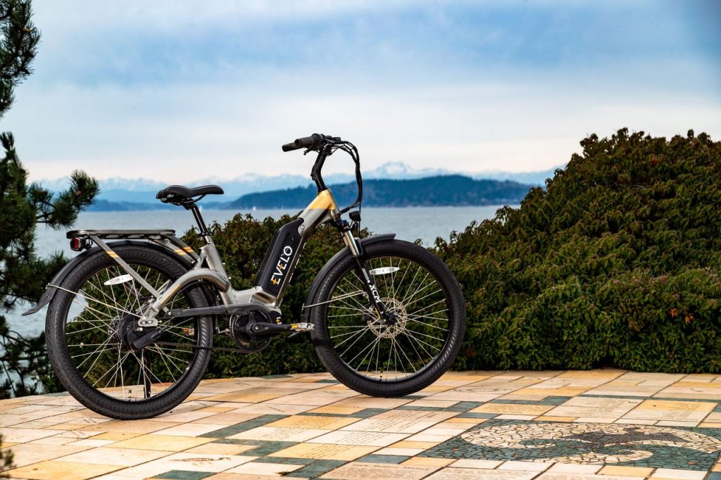 vélo flambant neuf