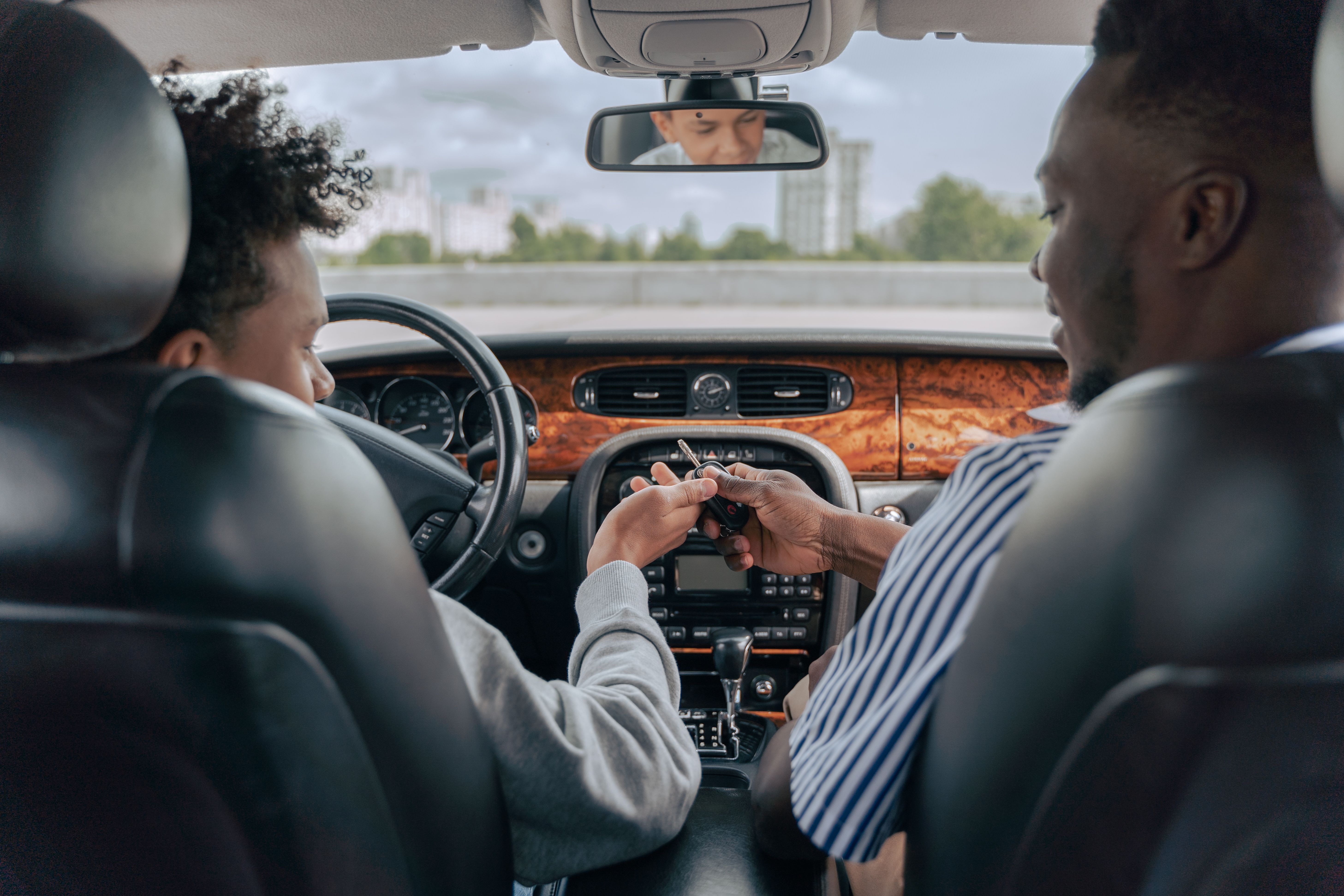 Les préparations au permis de conduire (premiers secours inclus) de My Driving School à Genève.